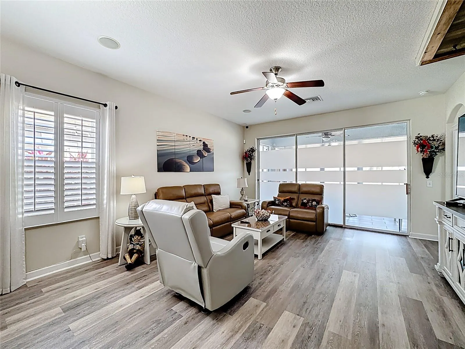 7526 SURREY PINES DR