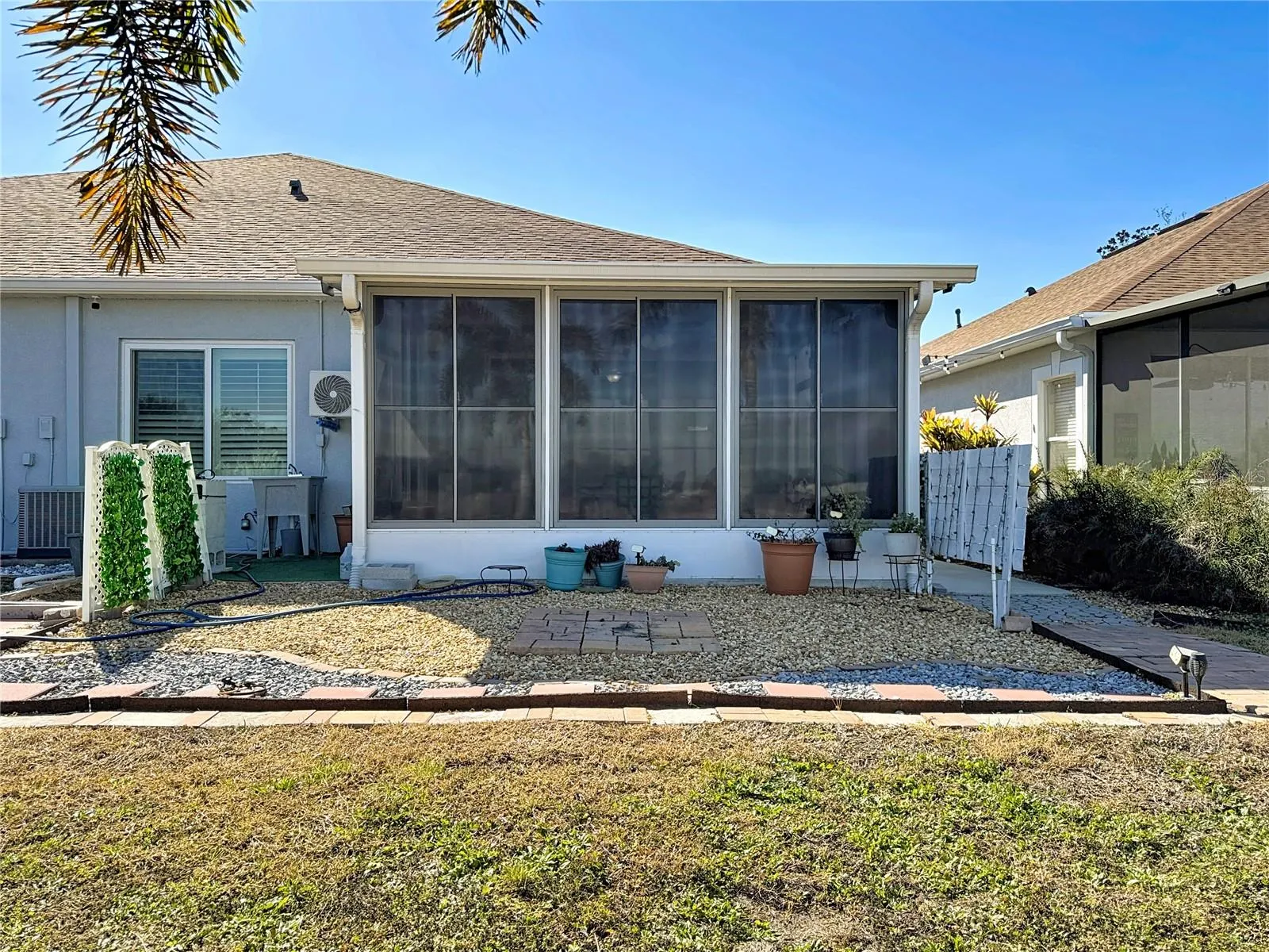 7526 SURREY PINES DR