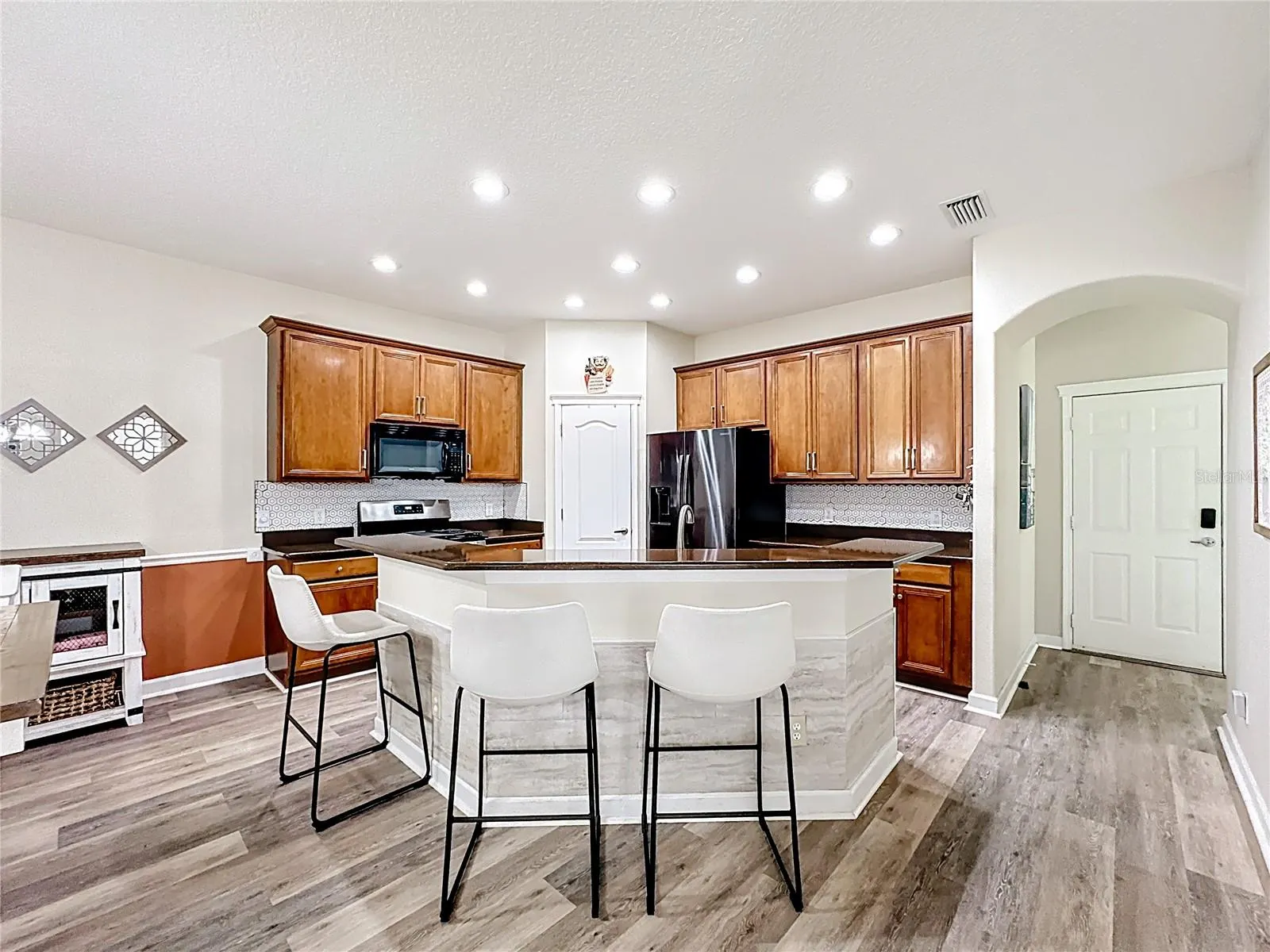 7526 SURREY PINES DR