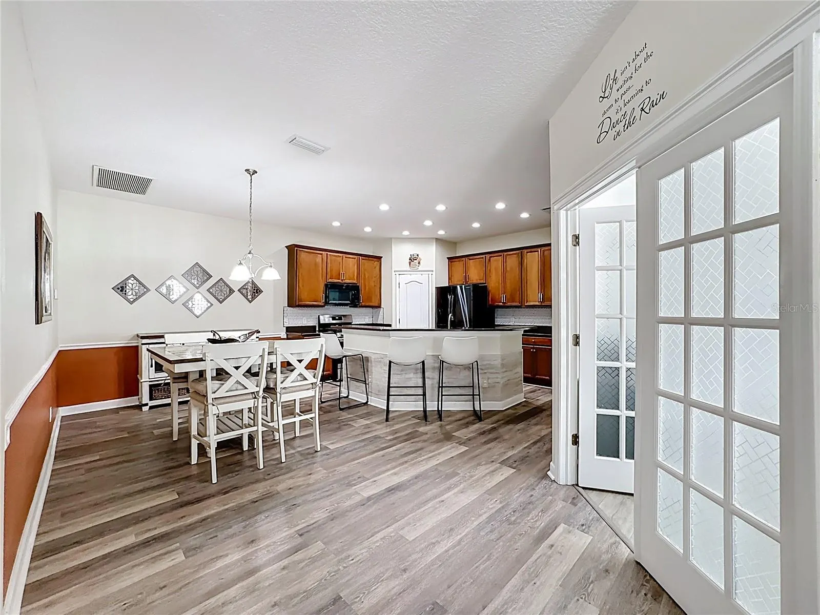 7526 SURREY PINES DR