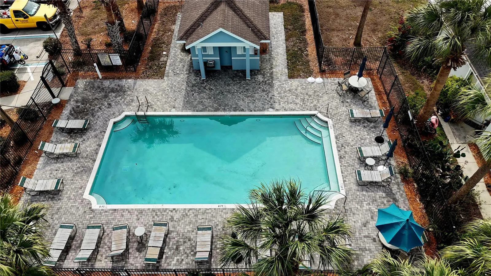 7526 SURREY PINES DR