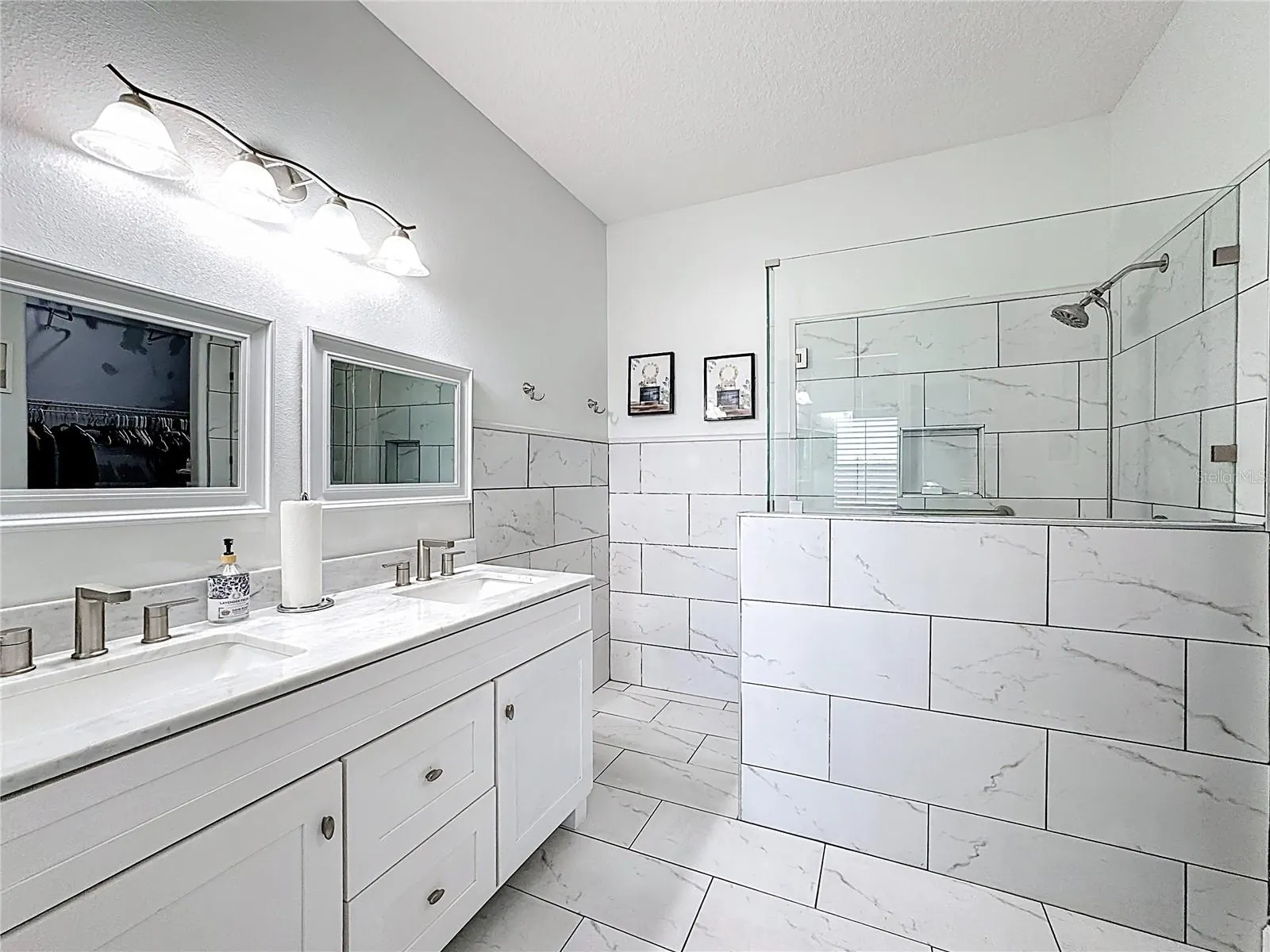 7526 SURREY PINES DR