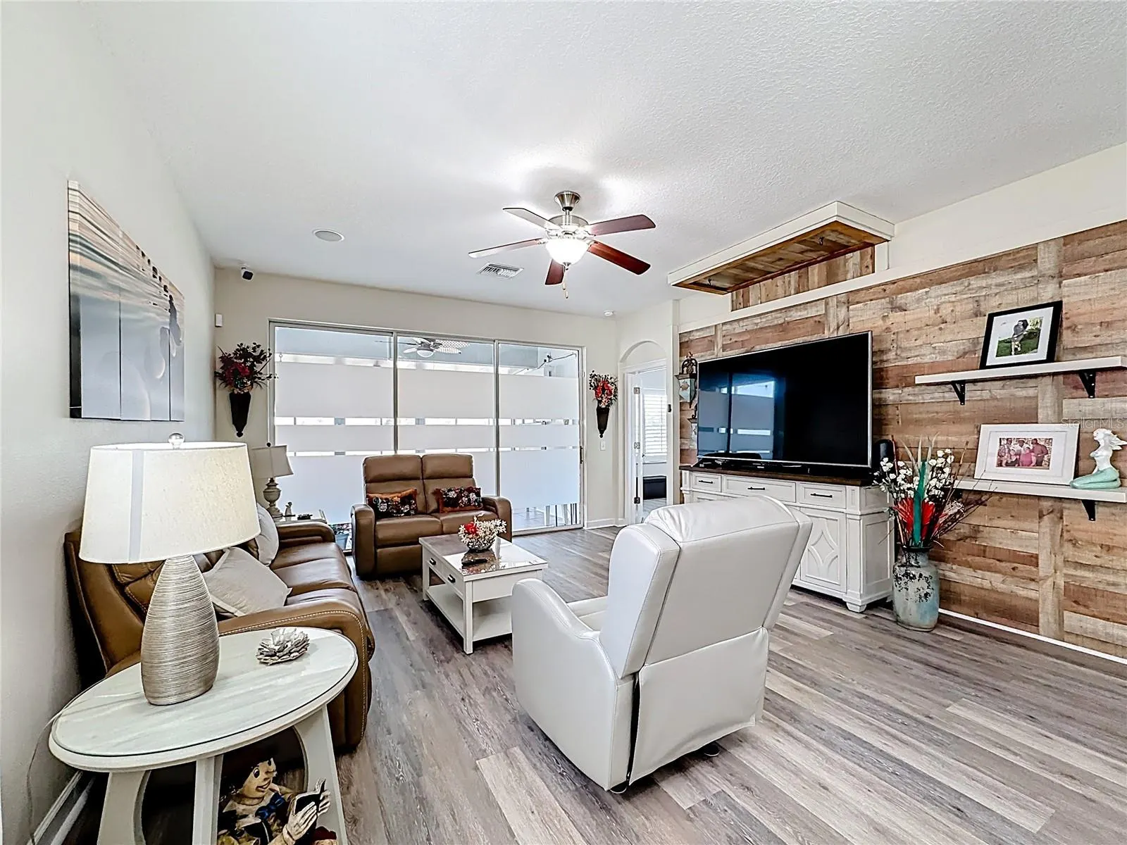 7526 SURREY PINES DR