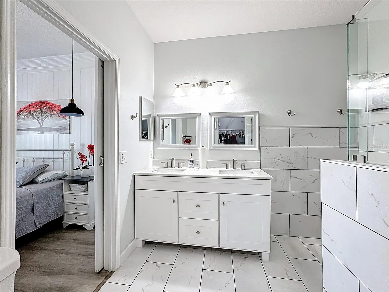7526 SURREY PINES DR