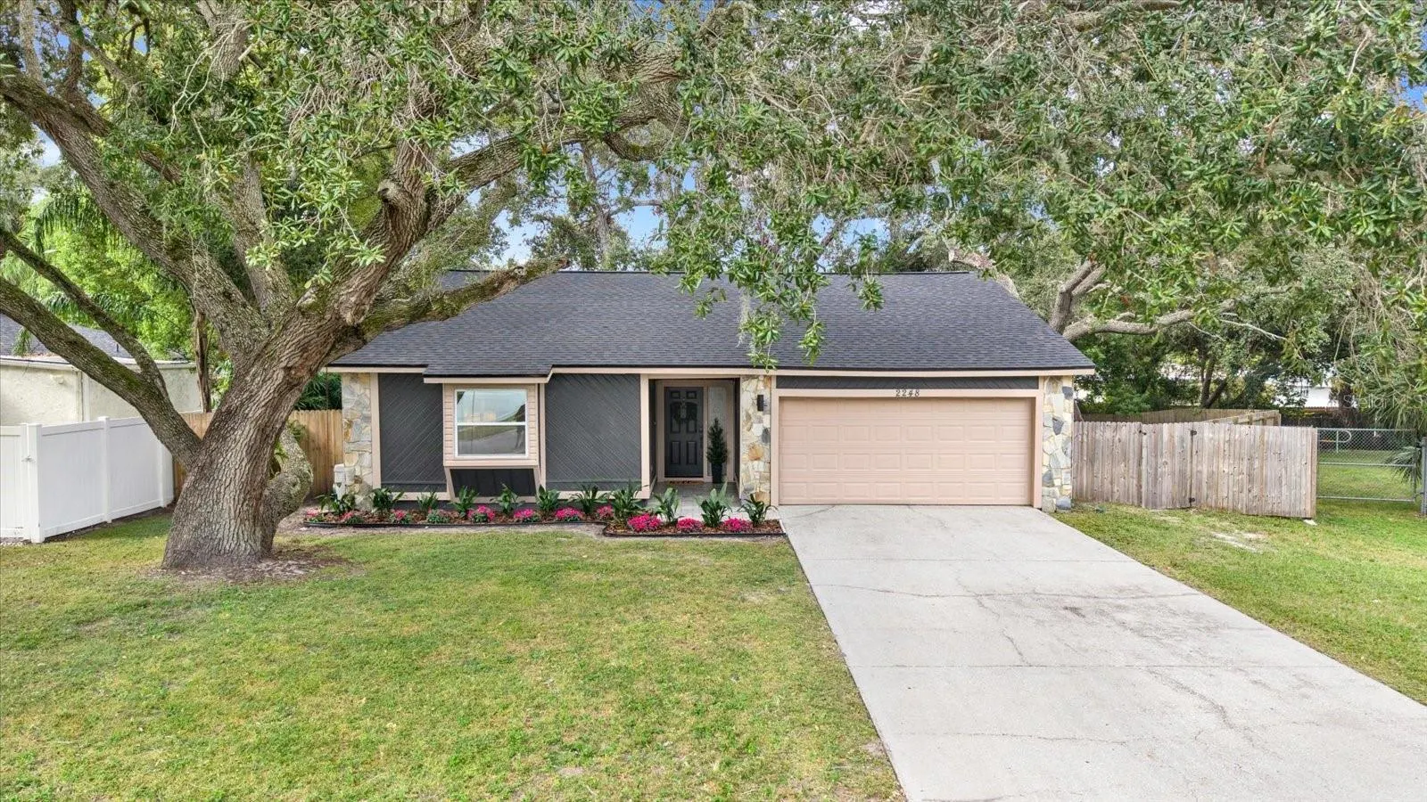 2248 CYPRESS POINT DR W