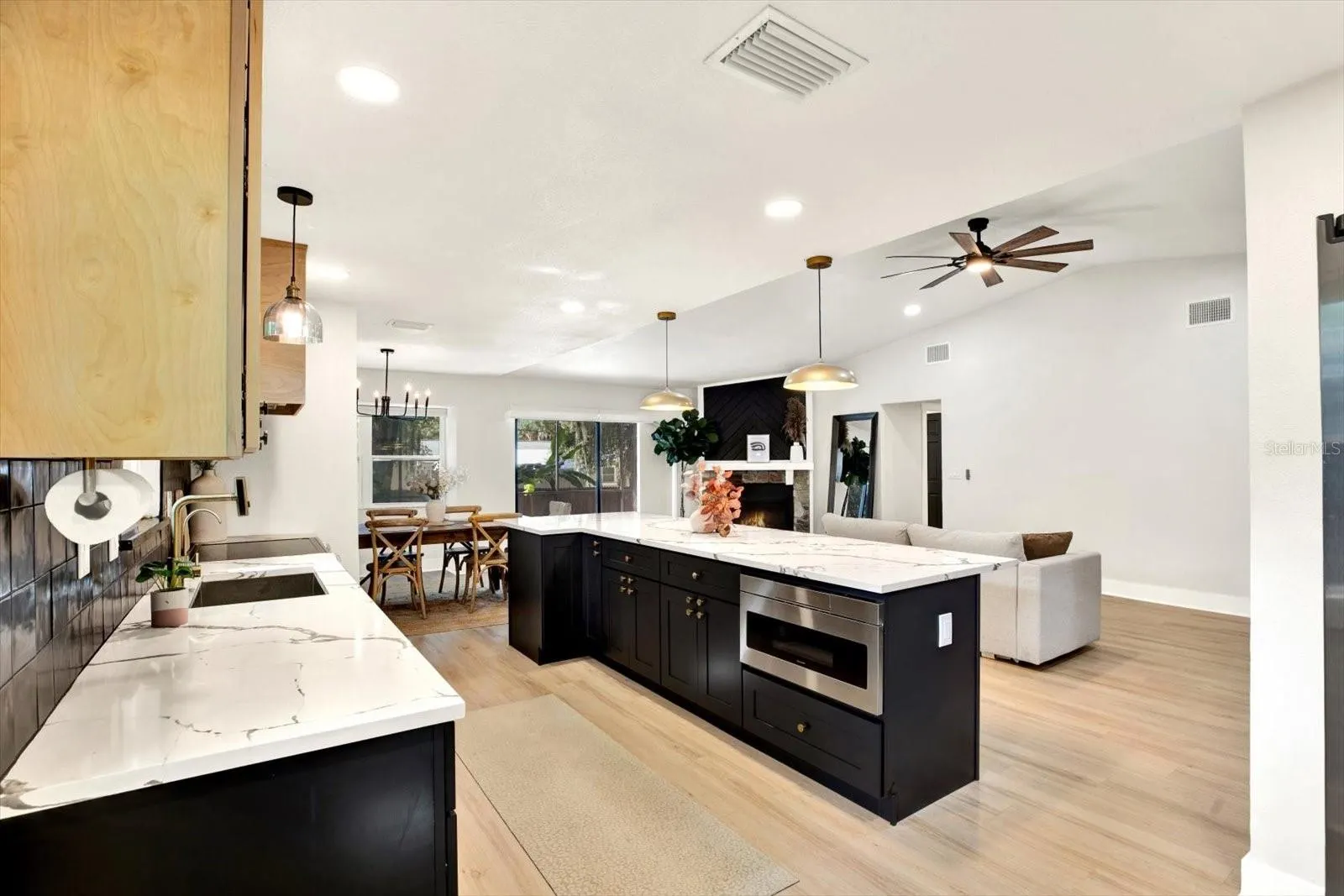2248 CYPRESS POINT DR W