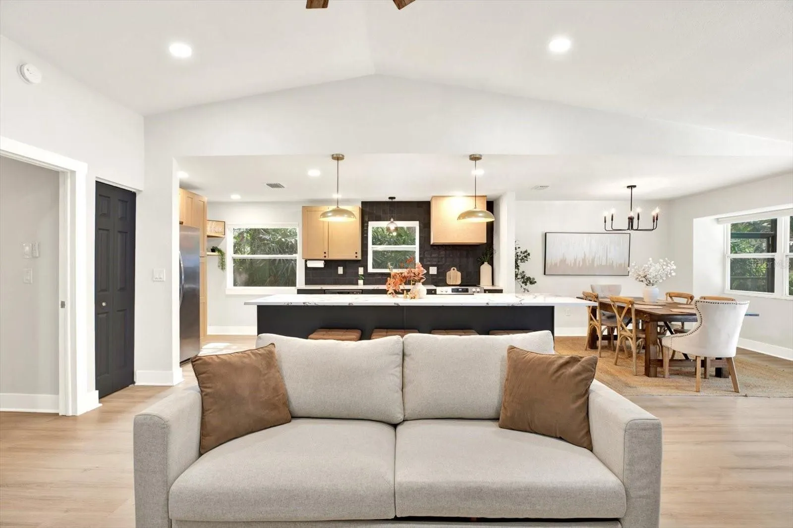 2248 CYPRESS POINT DR W