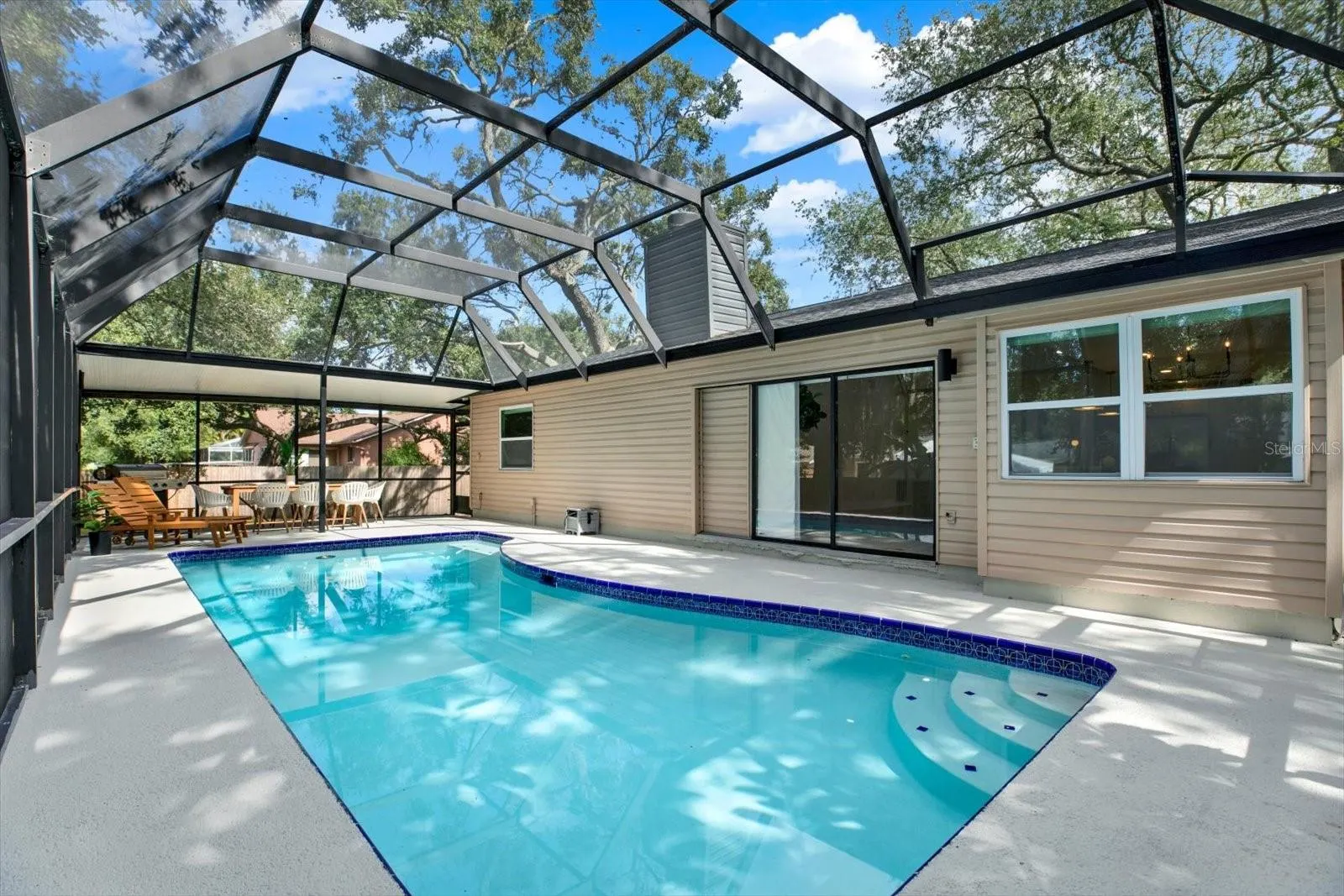 2248 CYPRESS POINT DR W