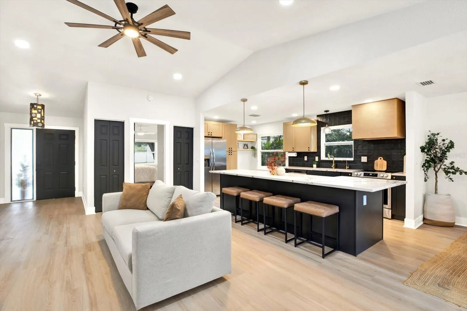 2248 CYPRESS POINT DR W