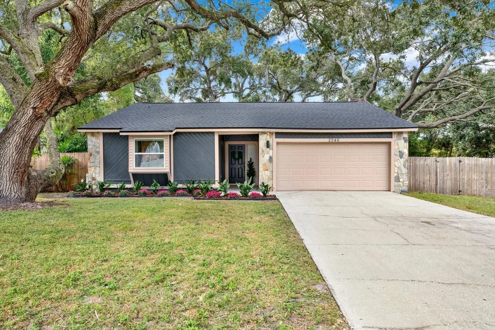 2248 CYPRESS POINT DR W