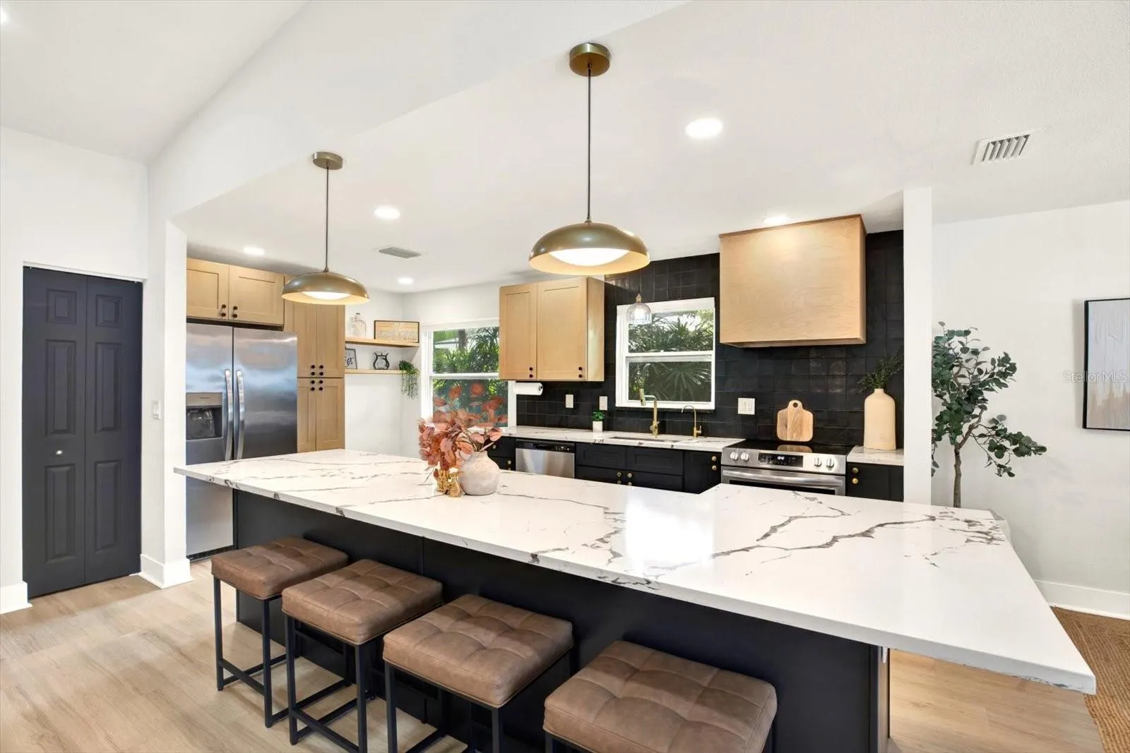 2248 CYPRESS POINT DR W