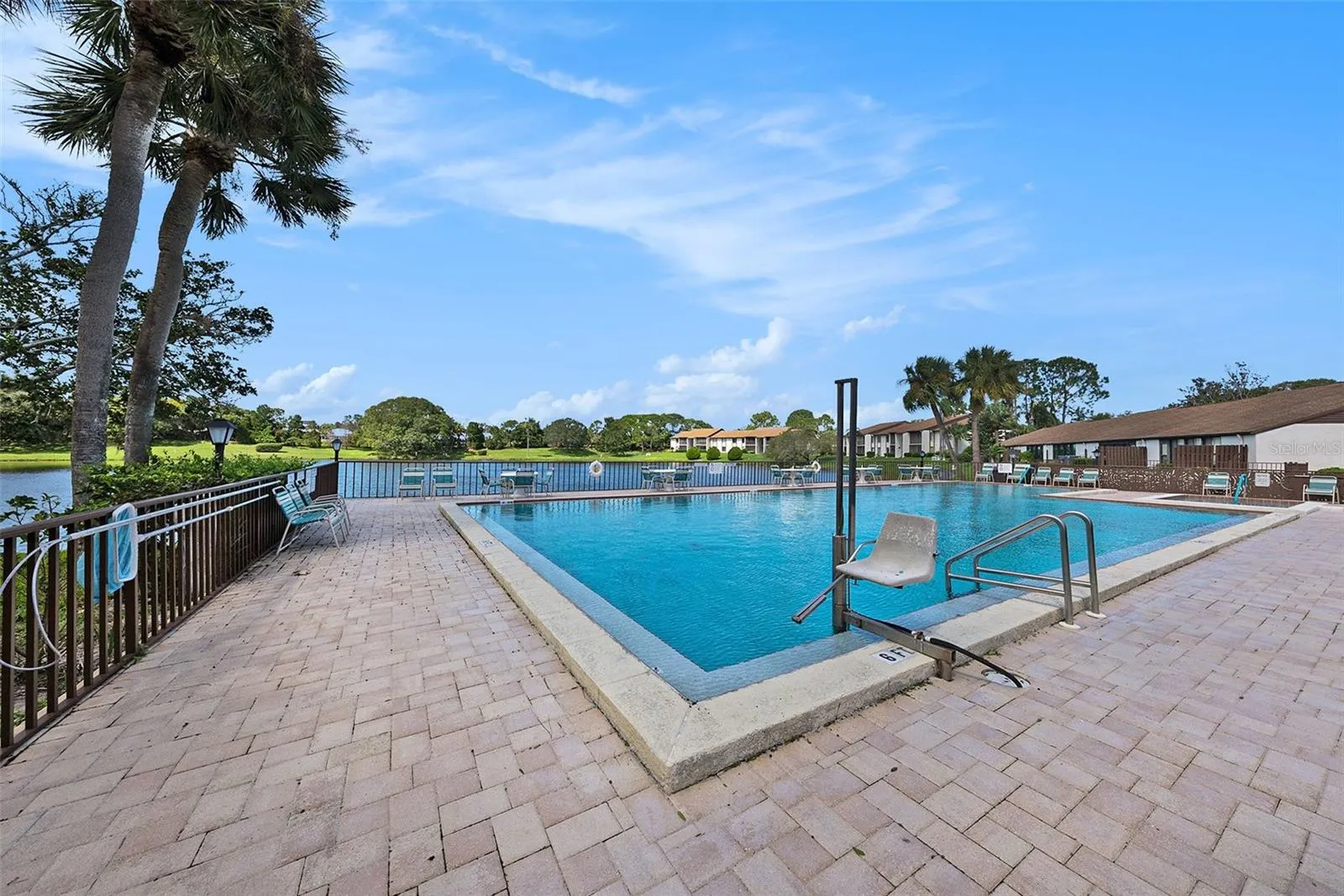 2600 PINE RIDGE WAY S #B2 #B2