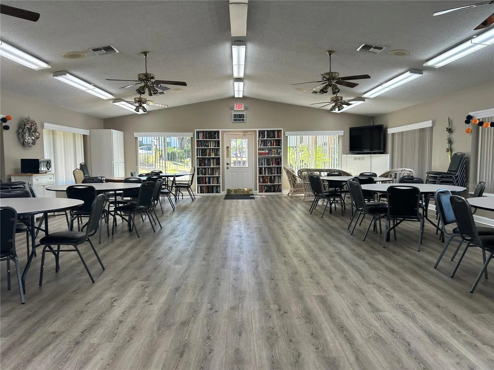 2600 PINE RIDGE WAY S #B2 #B2