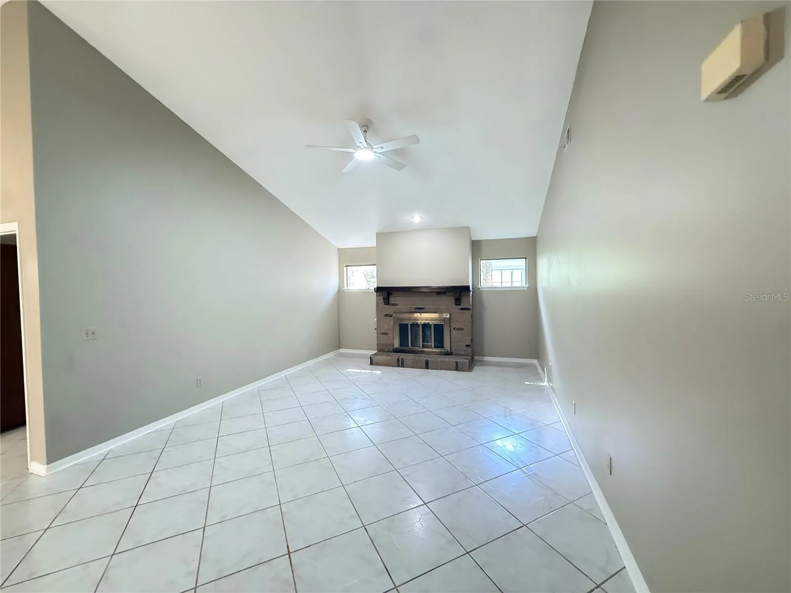 2281 SPRINGRAIN DR