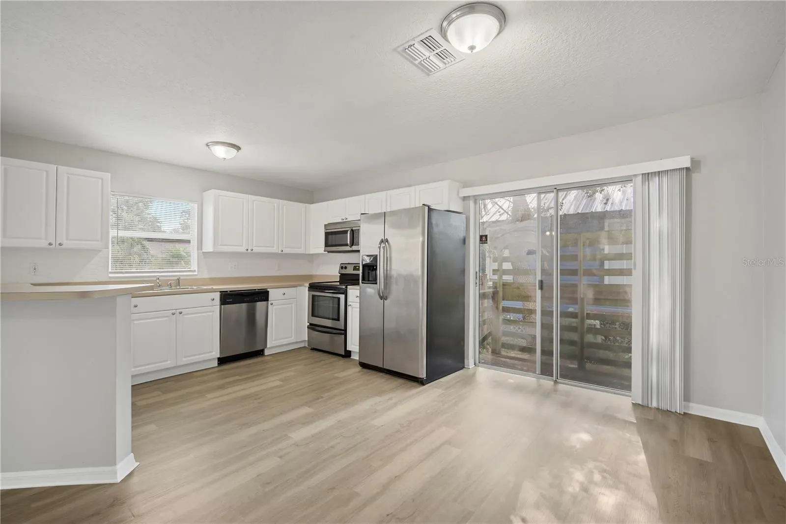 1110 W NASSAU ST