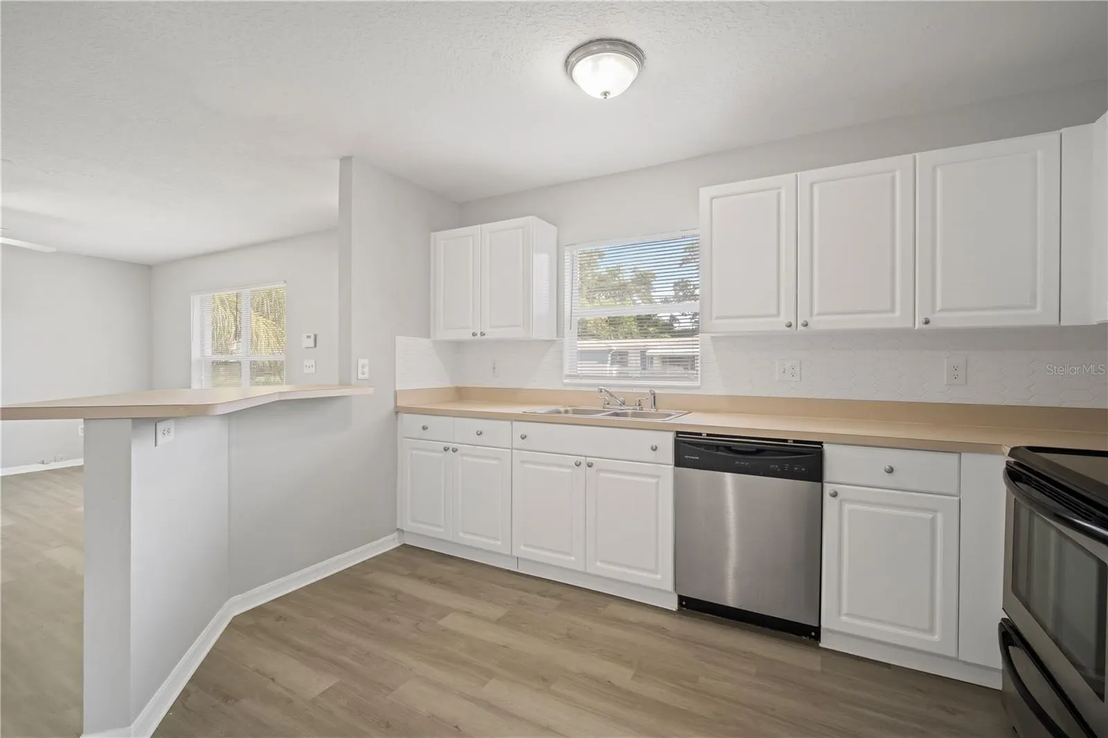 1110 W NASSAU ST