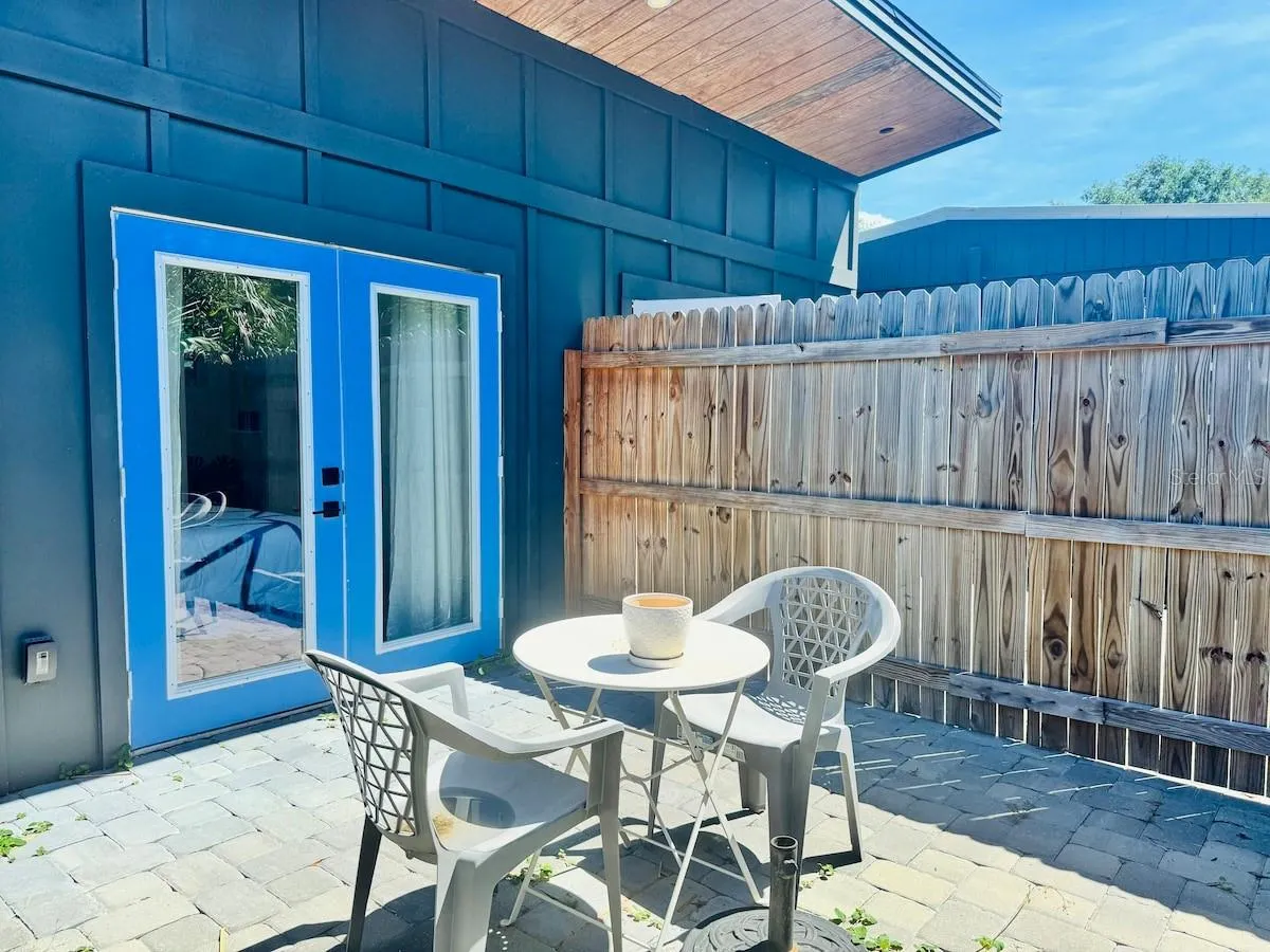 4211 S DREXEL AVE