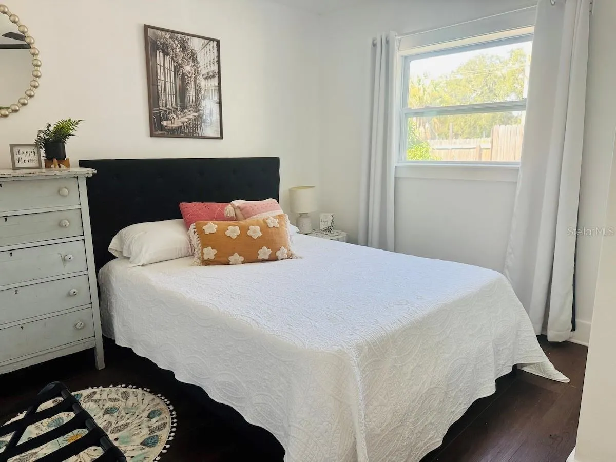 4211 S DREXEL AVE