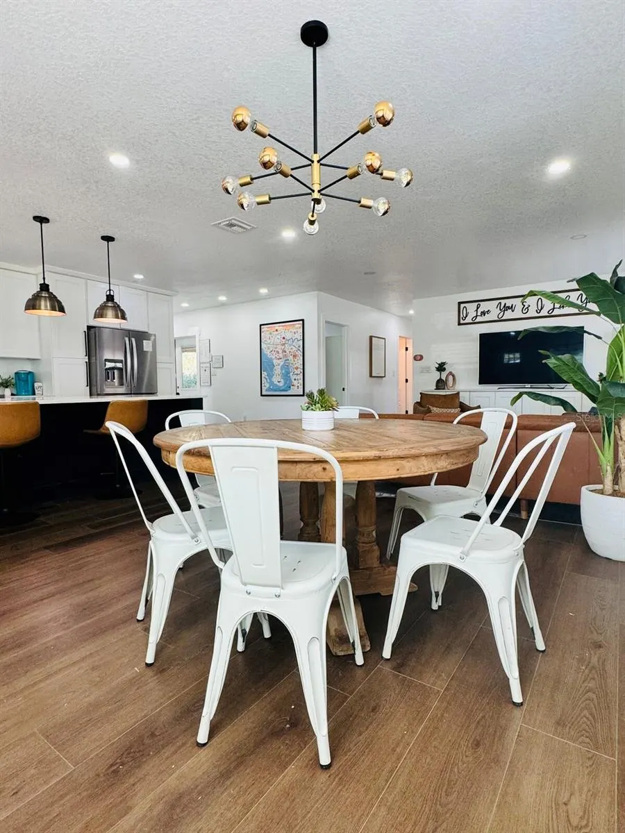 4211 S DREXEL AVE