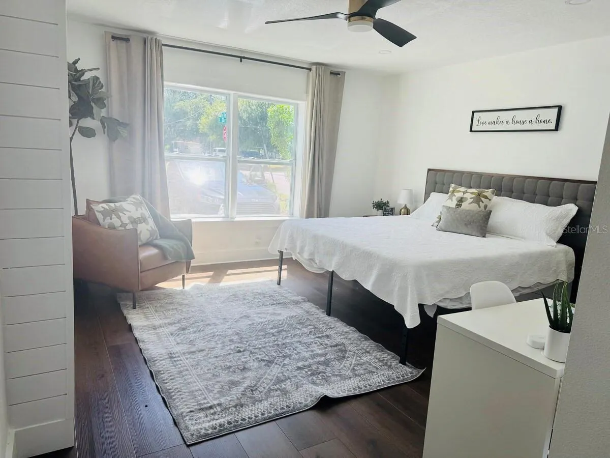 4211 S DREXEL AVE