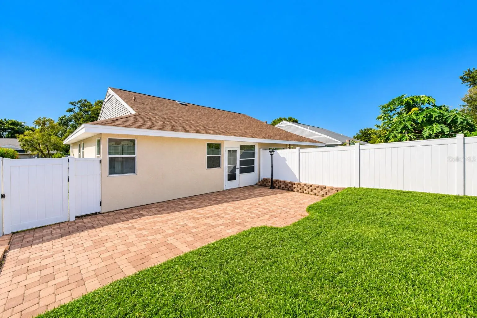 3277 HIBISCUS DR