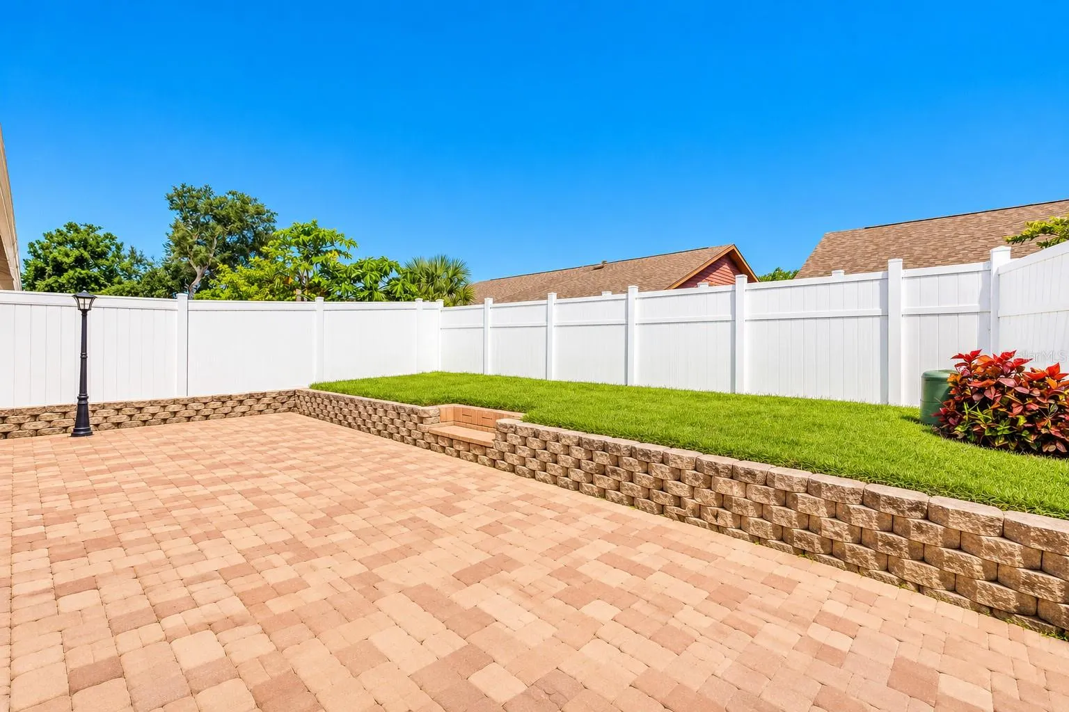 3277 HIBISCUS DR