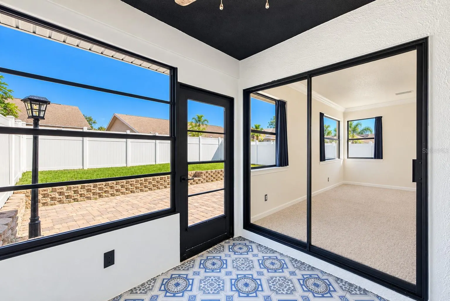 3277 HIBISCUS DR