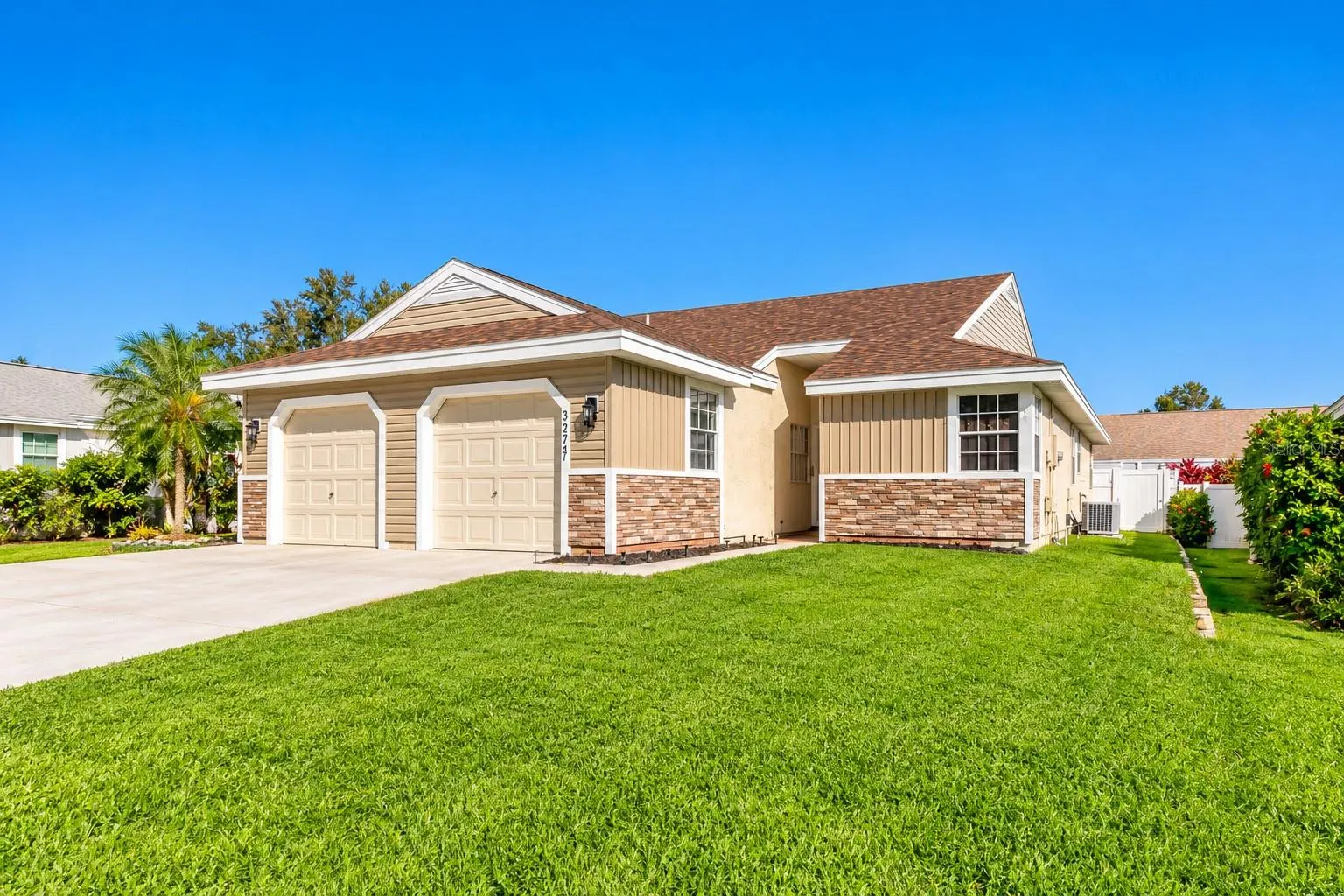 3277 HIBISCUS DR