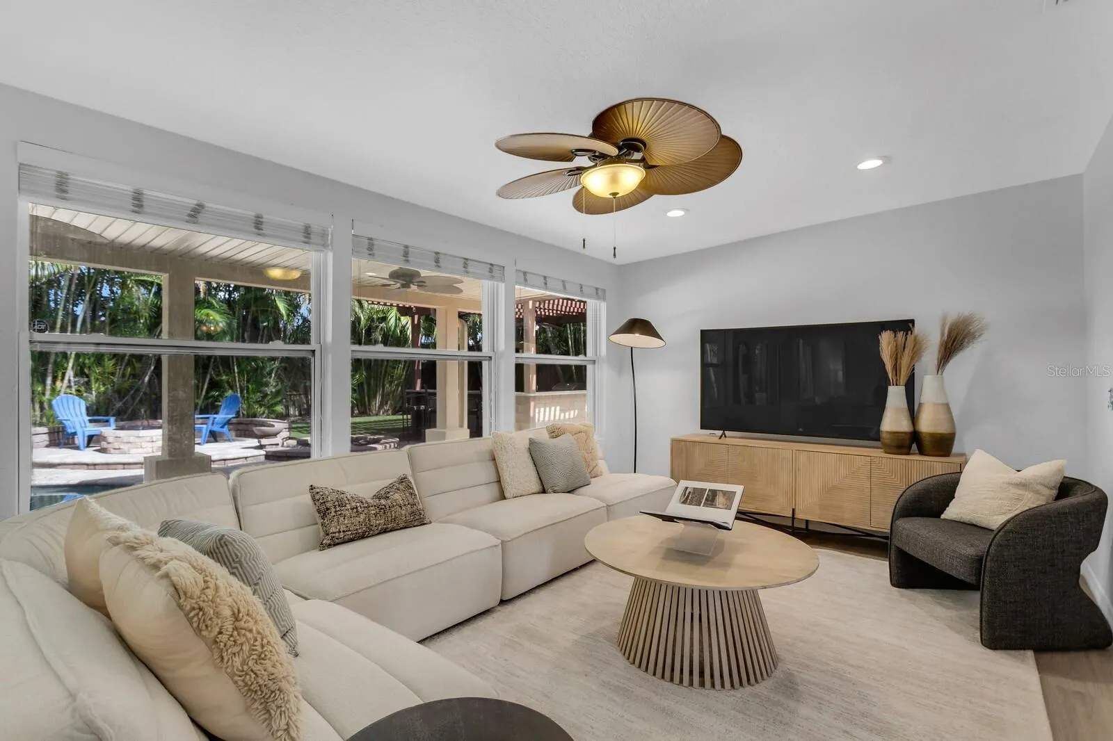 3935 W EDEN ROC CIR