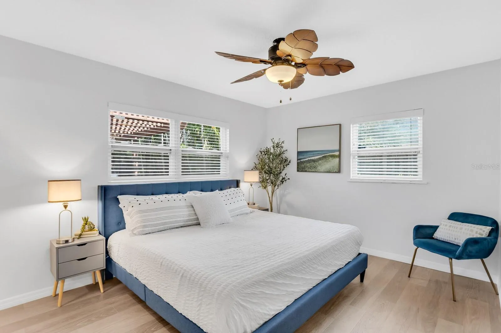 3935 W EDEN ROC CIR