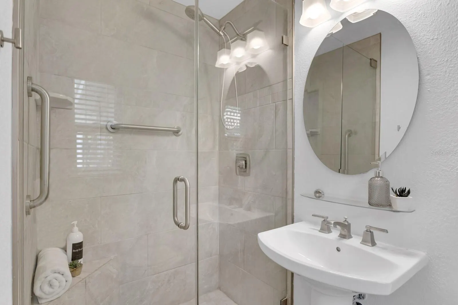 3935 W EDEN ROC CIR