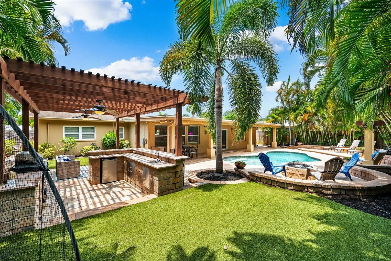 3935 W EDEN ROC CIR