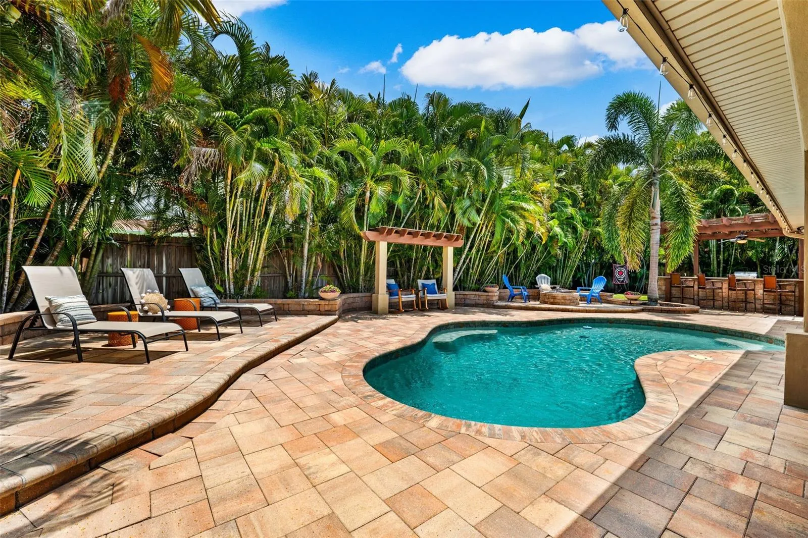 3935 W EDEN ROC CIR