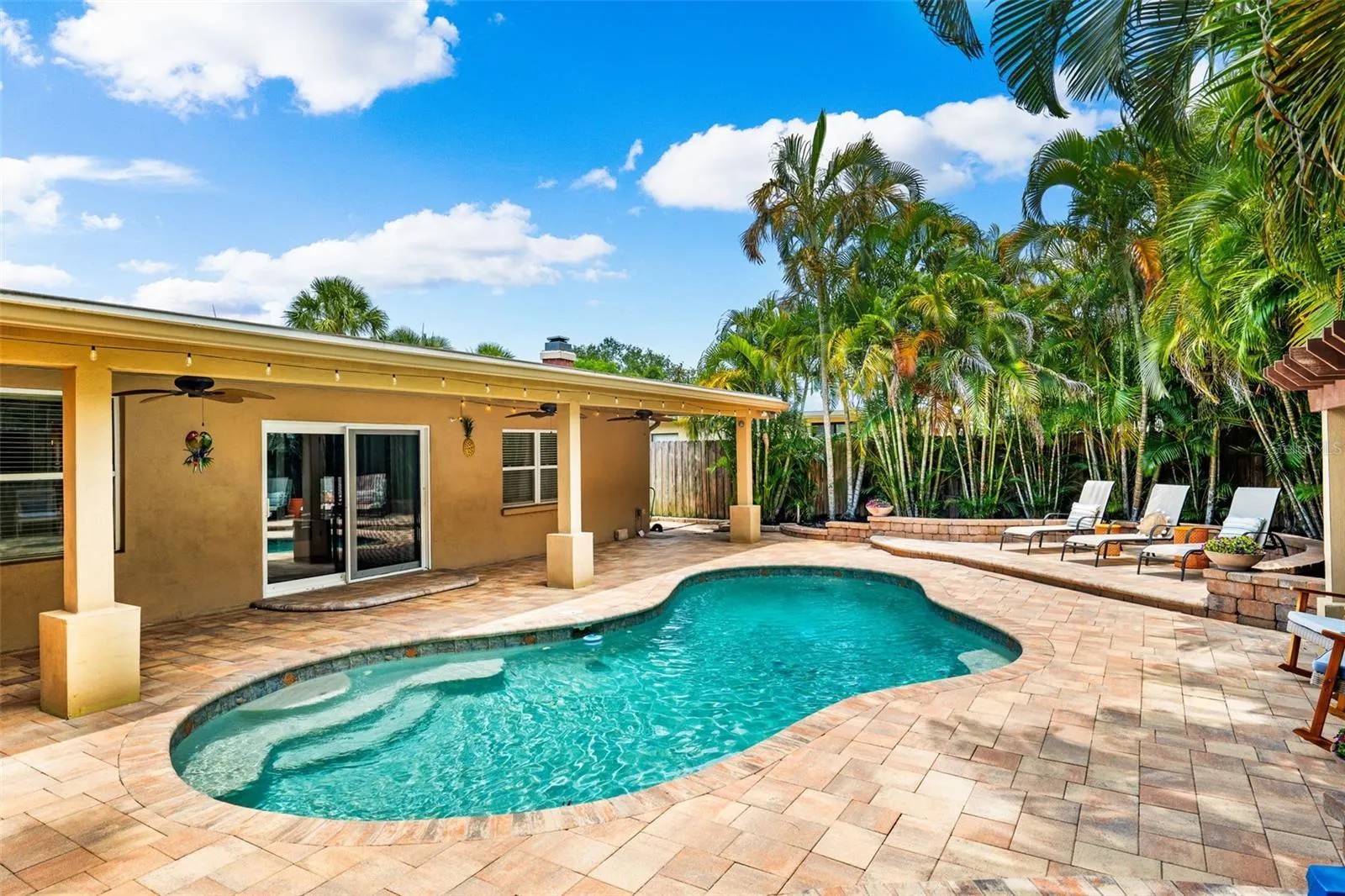 3935 W EDEN ROC CIR
