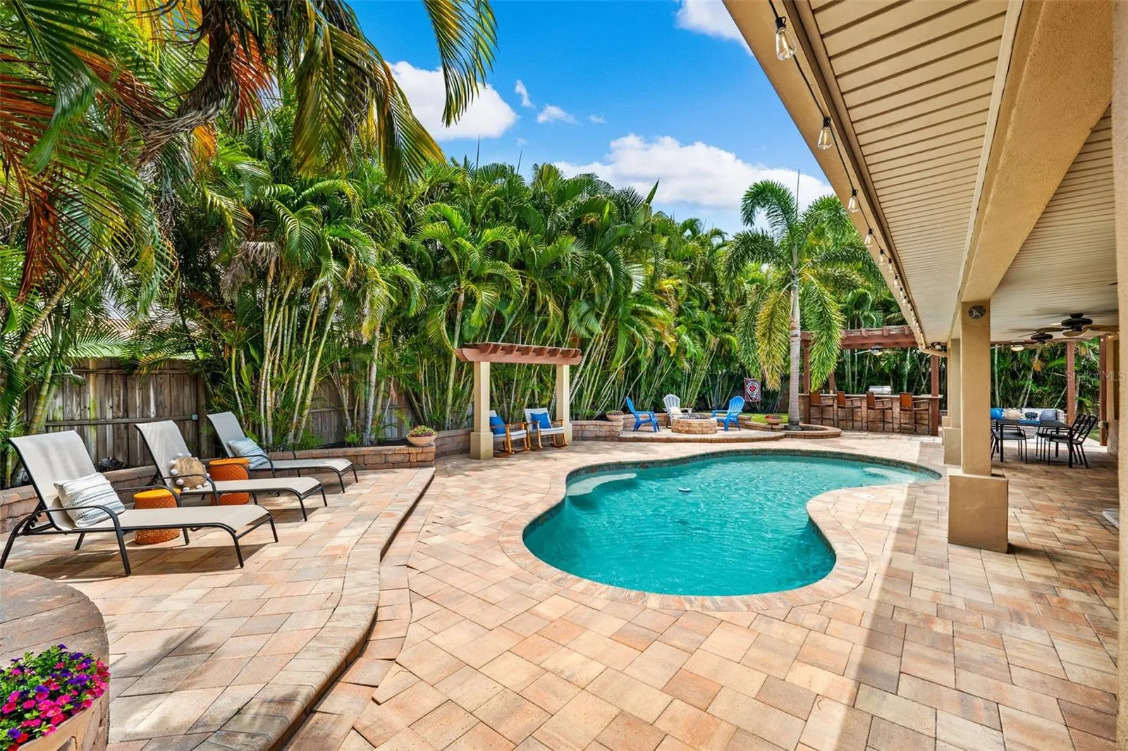3935 W EDEN ROC CIR