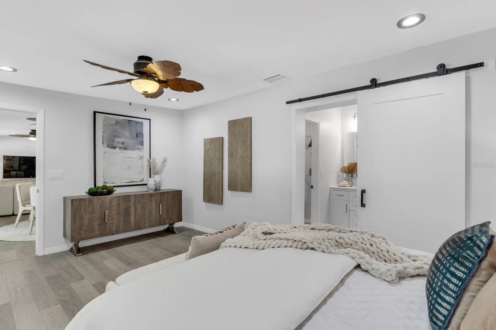 3935 W EDEN ROC CIR
