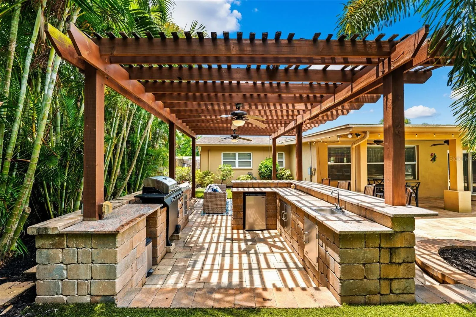 3935 W EDEN ROC CIR