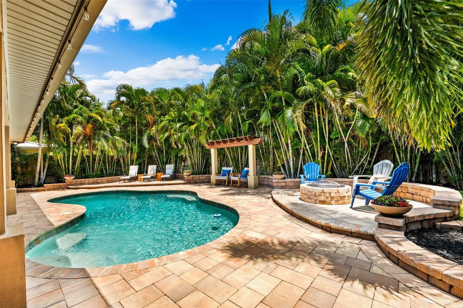 3935 W EDEN ROC CIR