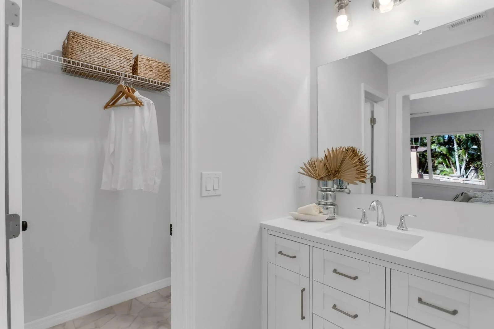 3935 W EDEN ROC CIR