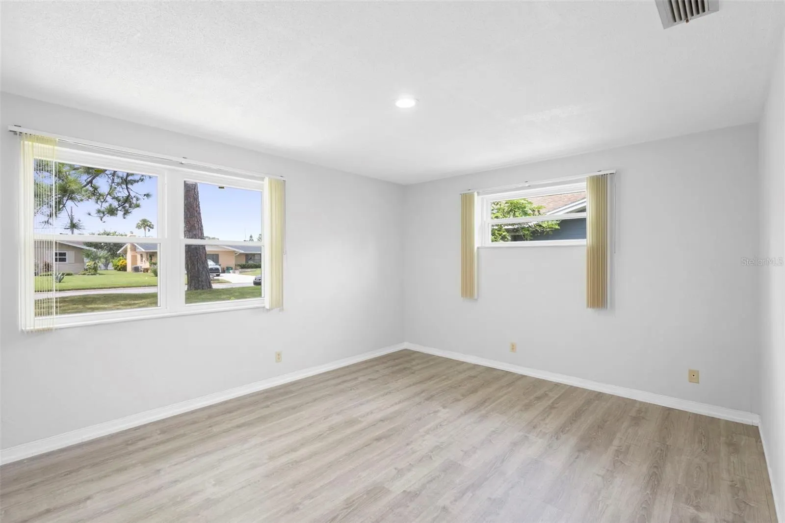 1305 SUNLAND RD