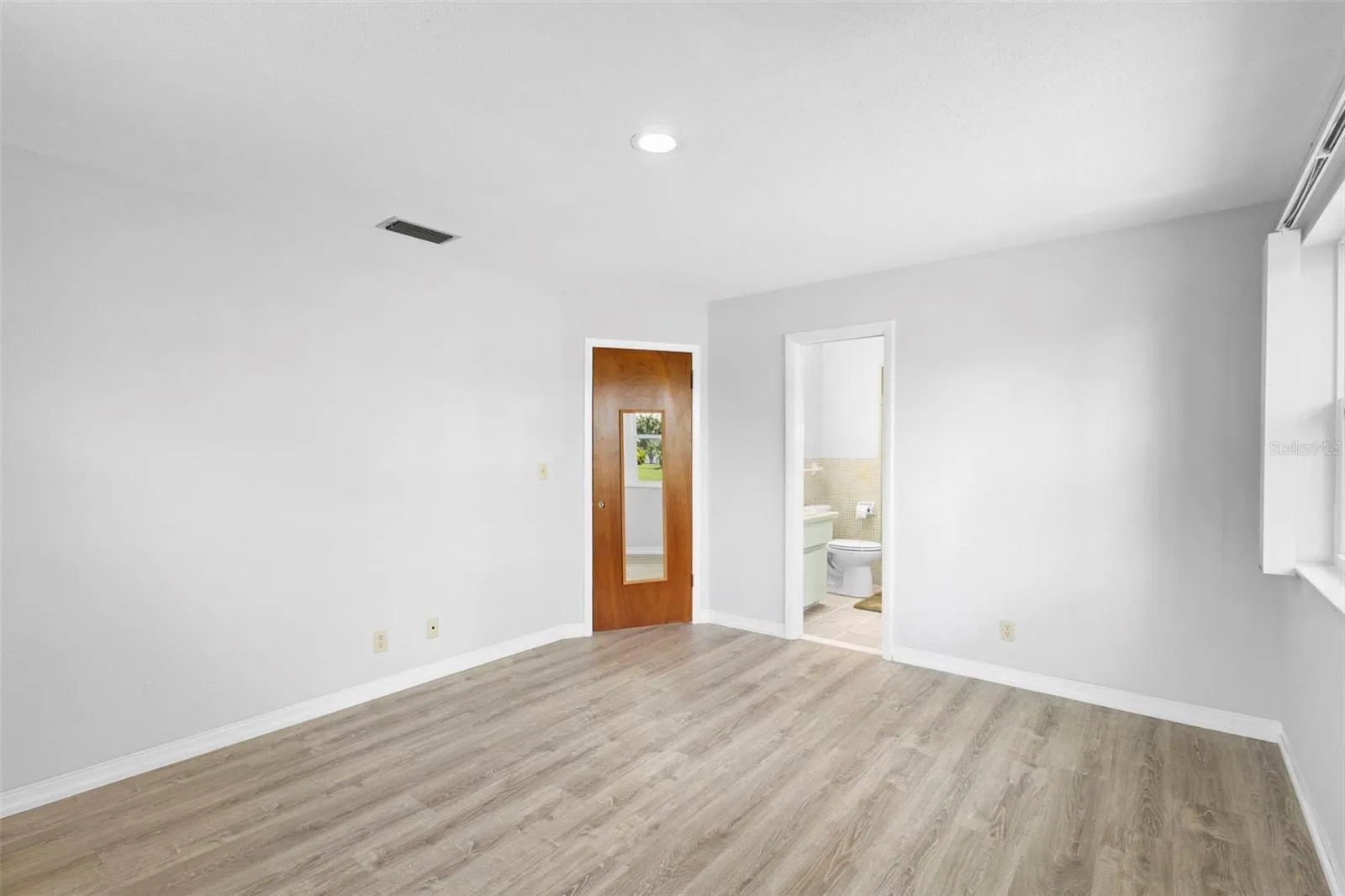 1305 SUNLAND RD