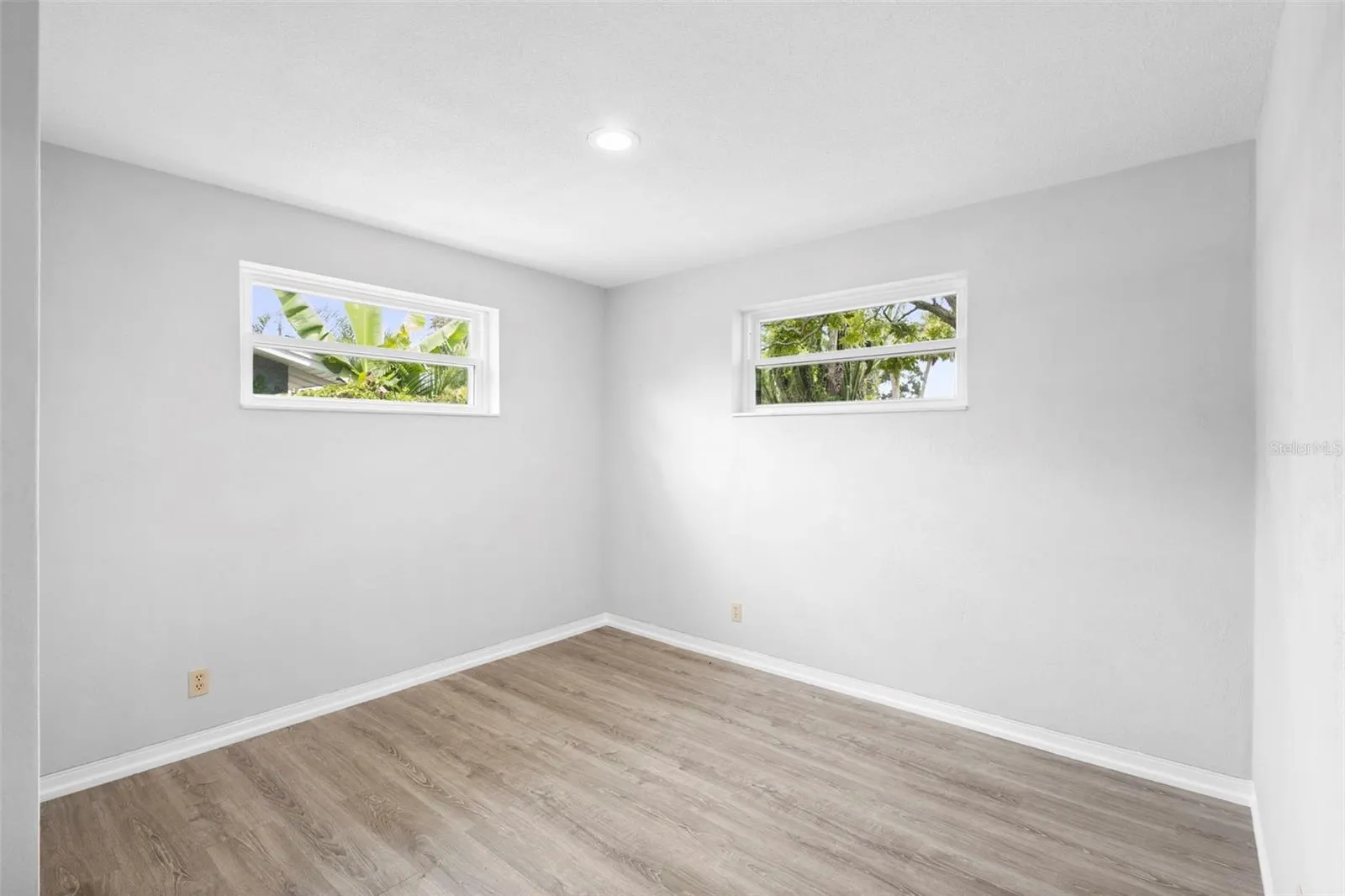 1305 SUNLAND RD