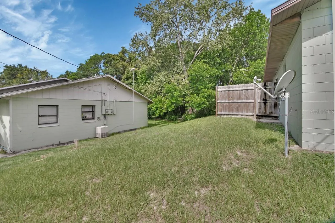 320 WEBB ST