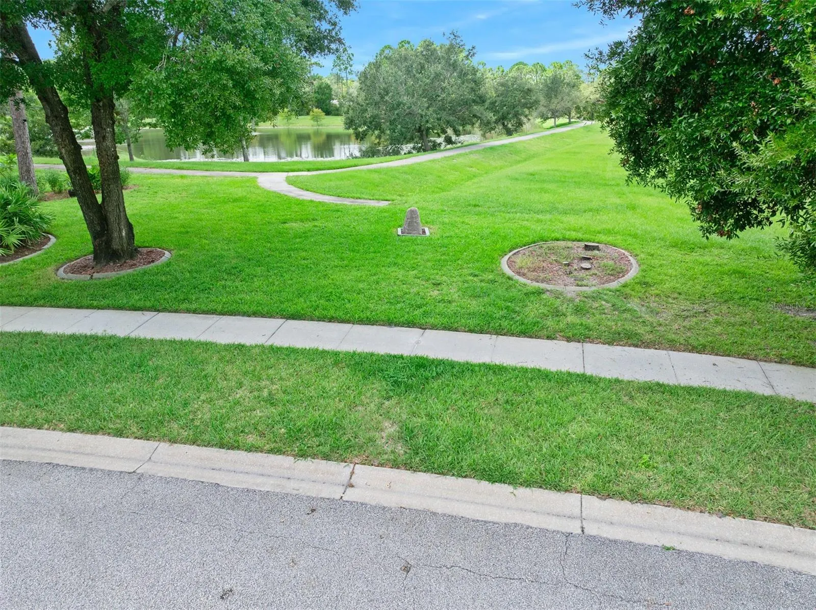 5889 WOODPOINT TER