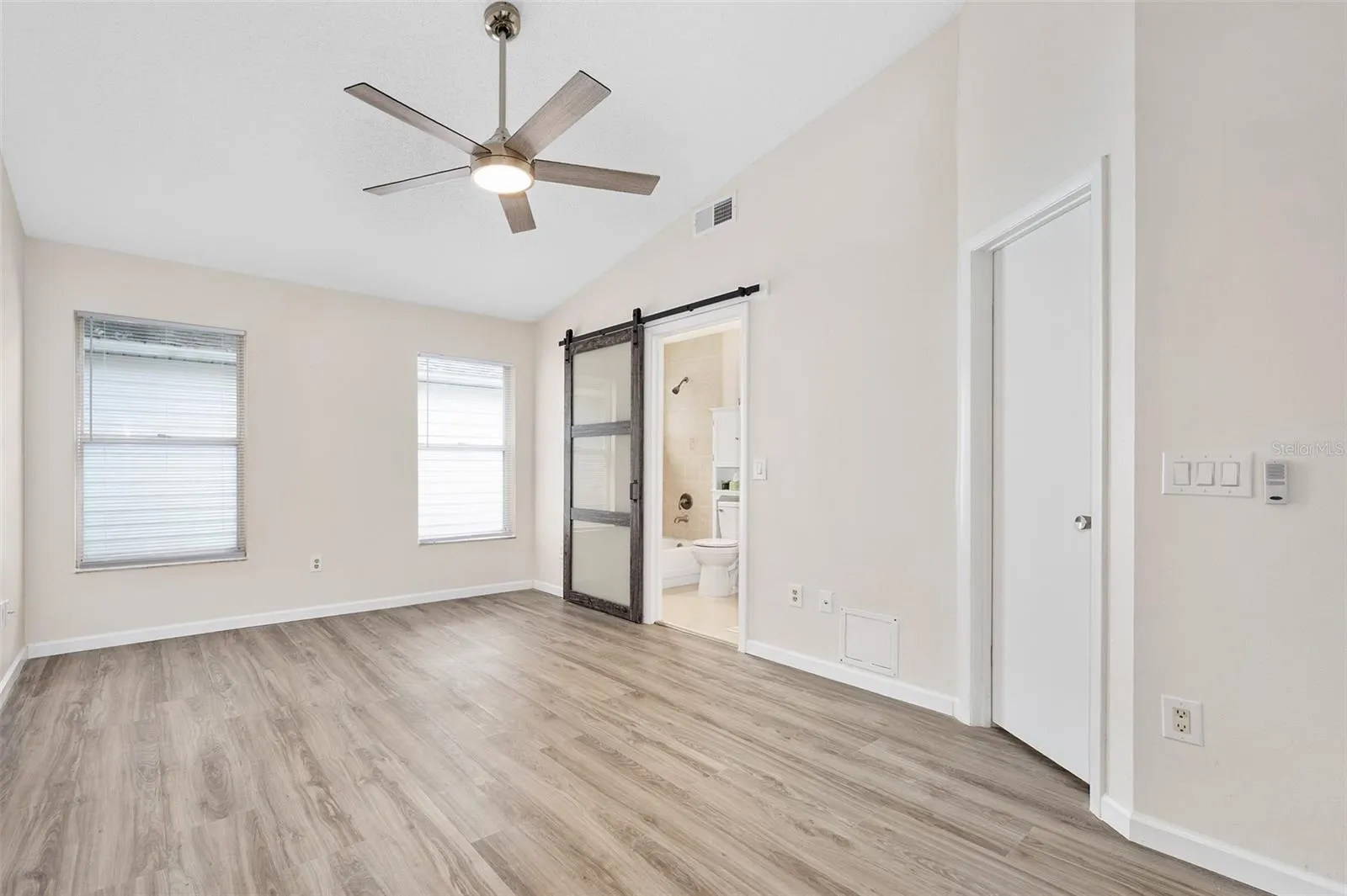 5889 WOODPOINT TER