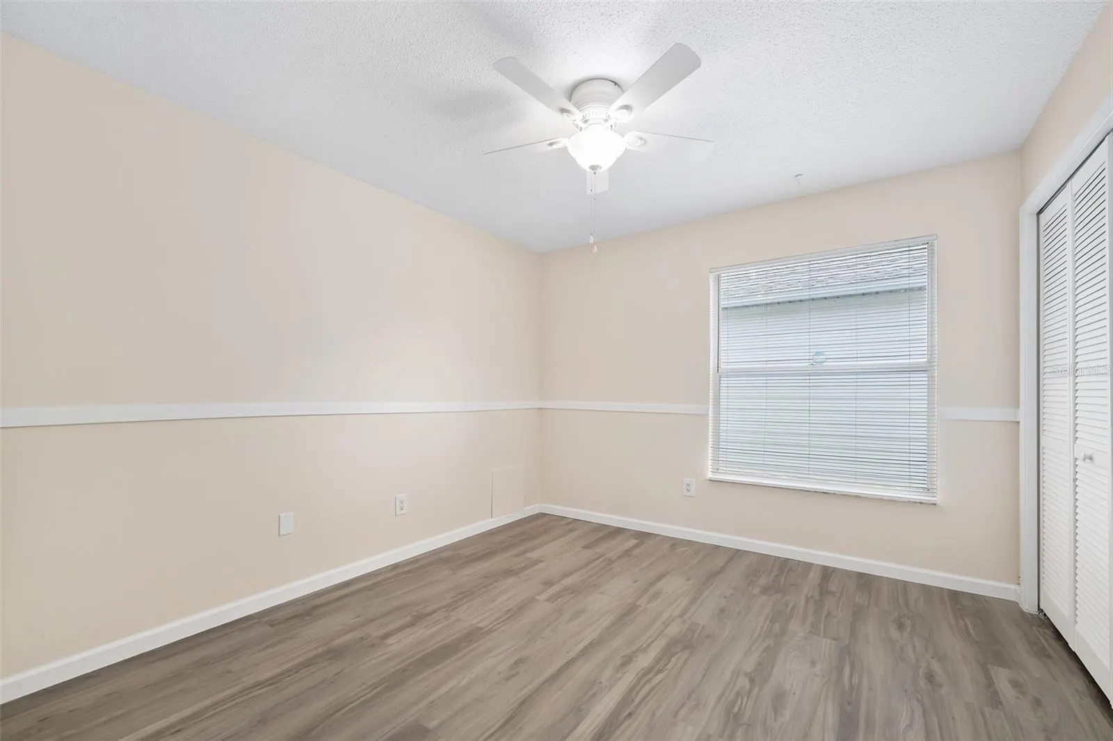 5889 WOODPOINT TER