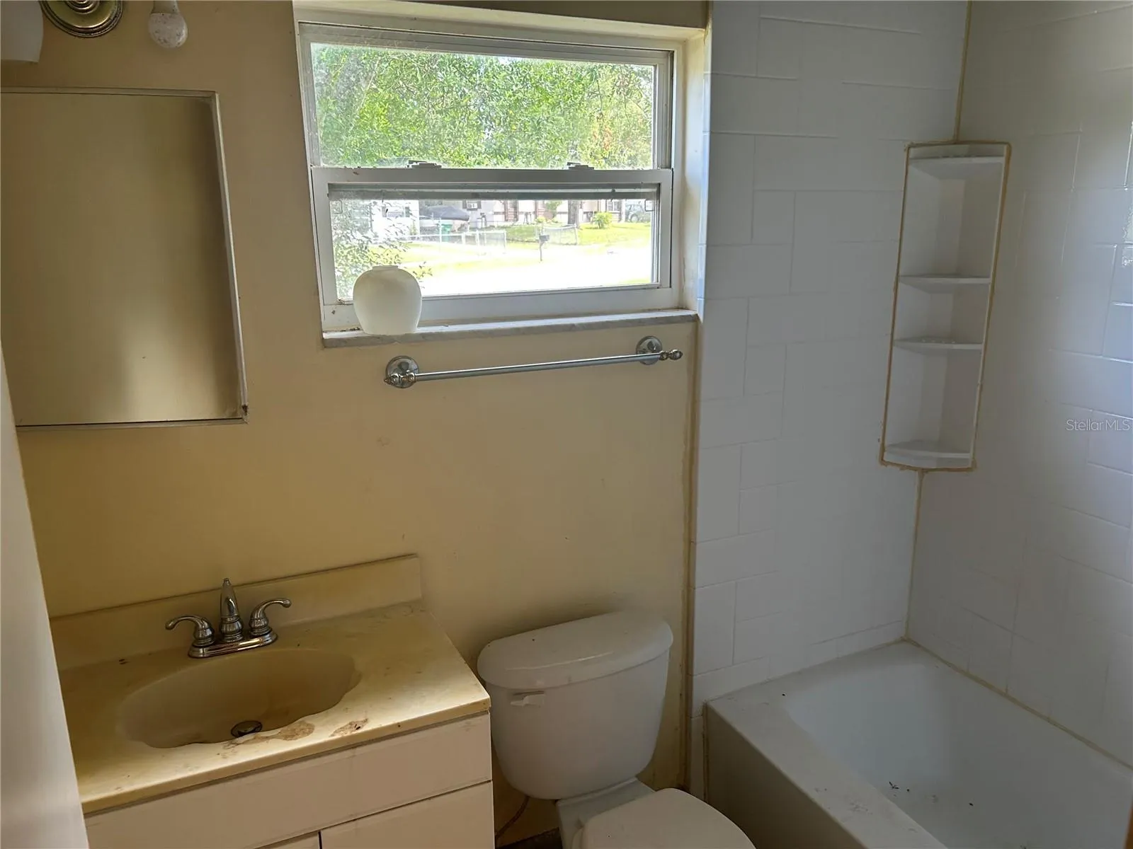 1109 W PAGE DR