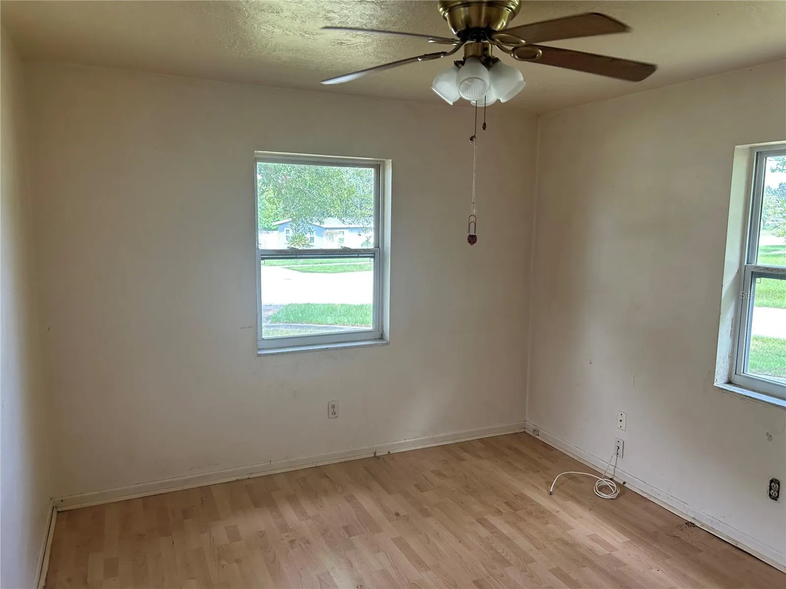 1109 W PAGE DR