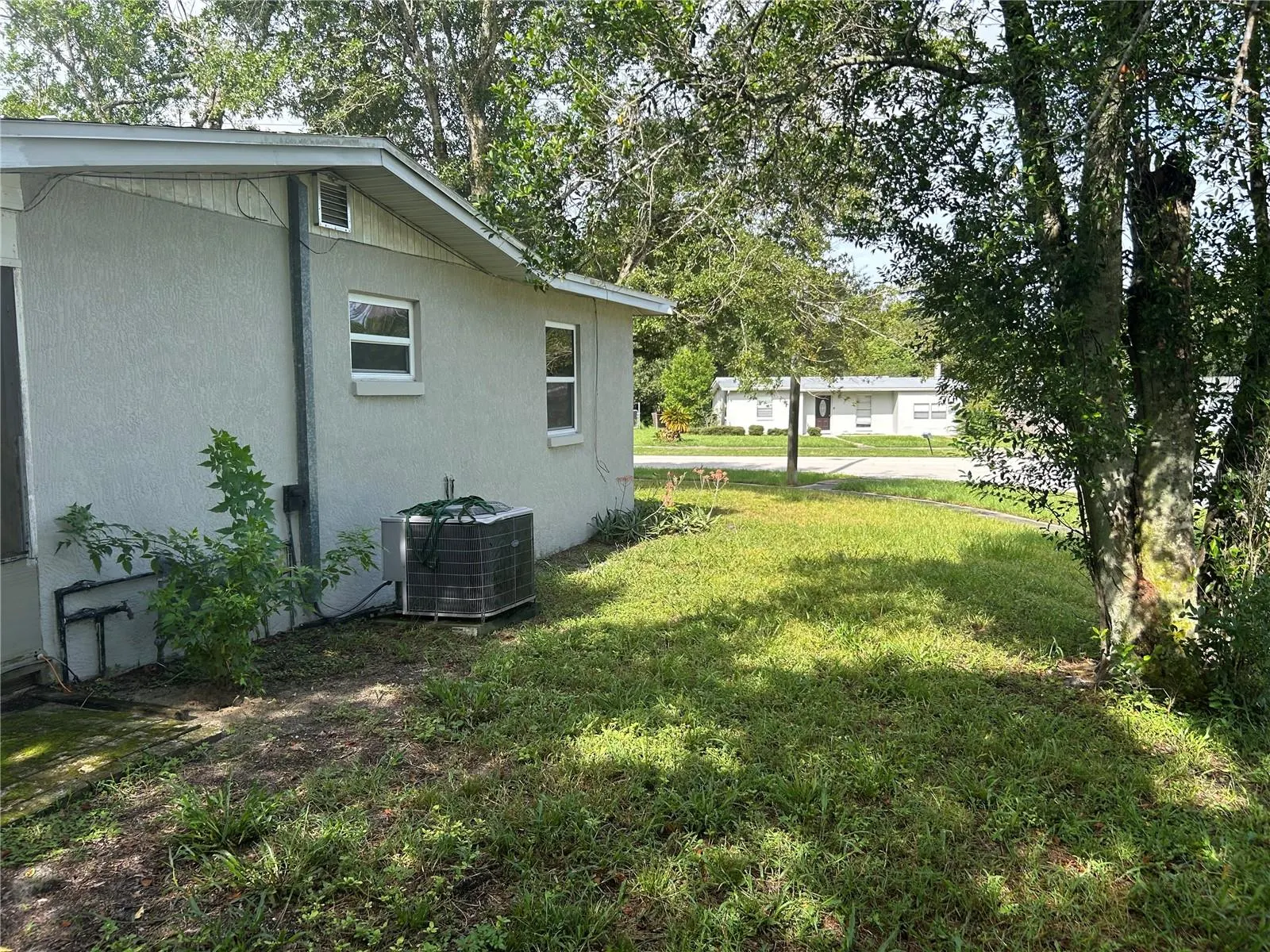 1109 W PAGE DR