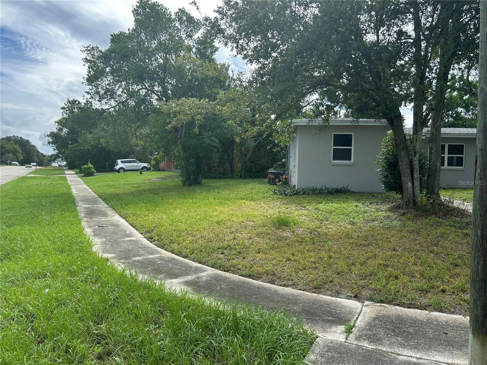 1109 W PAGE DR